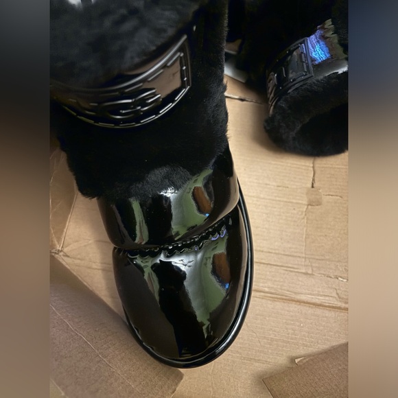 Ugg-Classic Chillapeak Shine - Picture 11 of 15